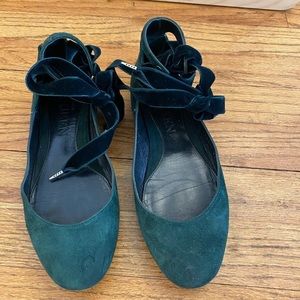 Alexander McQueen green suede Lace-Up ballet flats with ribbon ankle ties Size 6